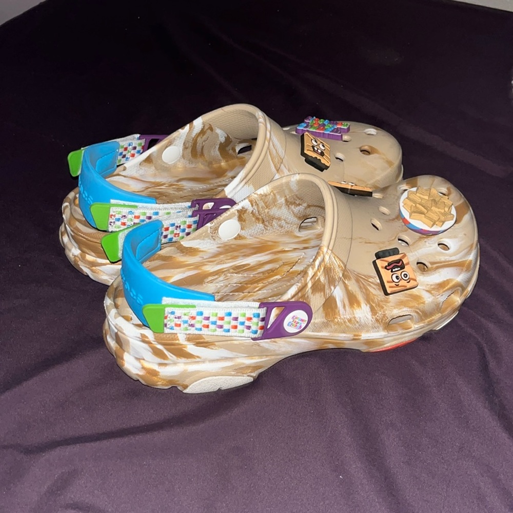 CROCS Cinnamon Toast Crunch All Terrain Clog m8/w10 LIMITED EDITION